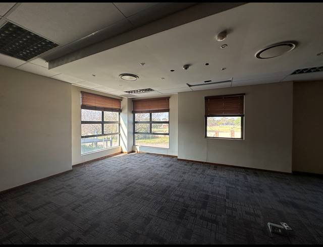 430M² OFFICE TO LET IN ECO PARK ESTATE